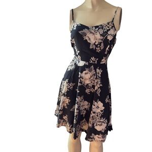 Old navy Hawaiian style sleeveless sundress size small